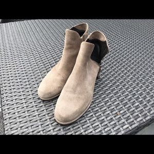 Stuart Weitzman zip up boot